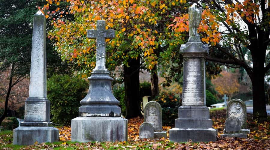 Graves at Hollywood Cemetery