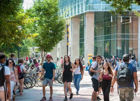 Students walking front of VCU’s Cabell Library